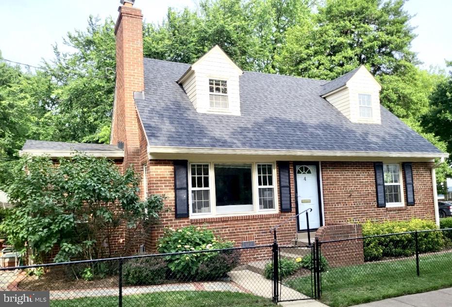 4 E Walnut St