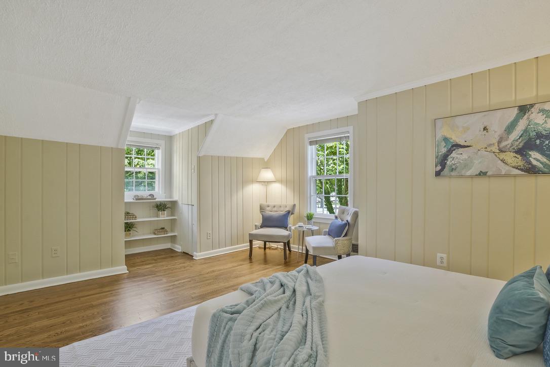 4 E Walnut St