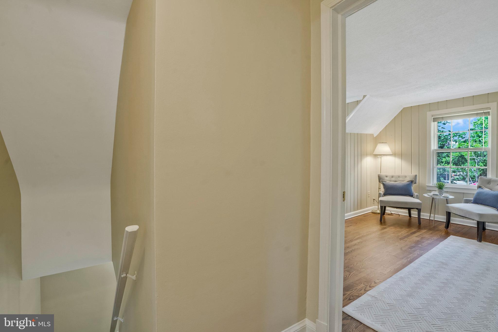 4 E Walnut St