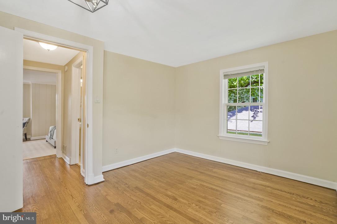 4 E Walnut St