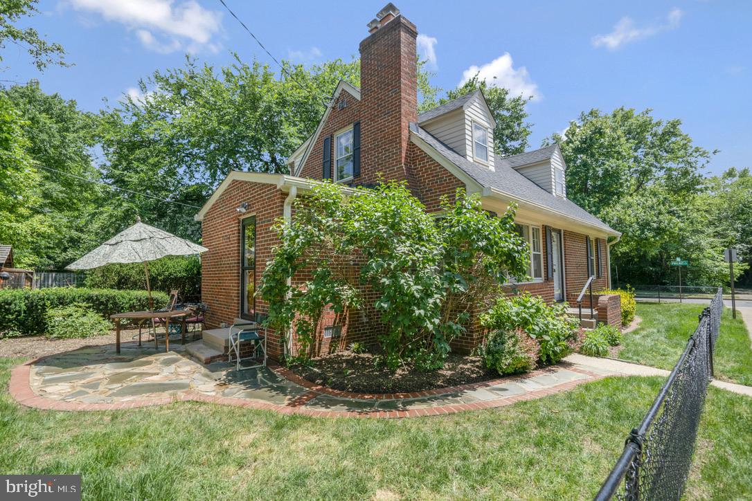 4 E Walnut St