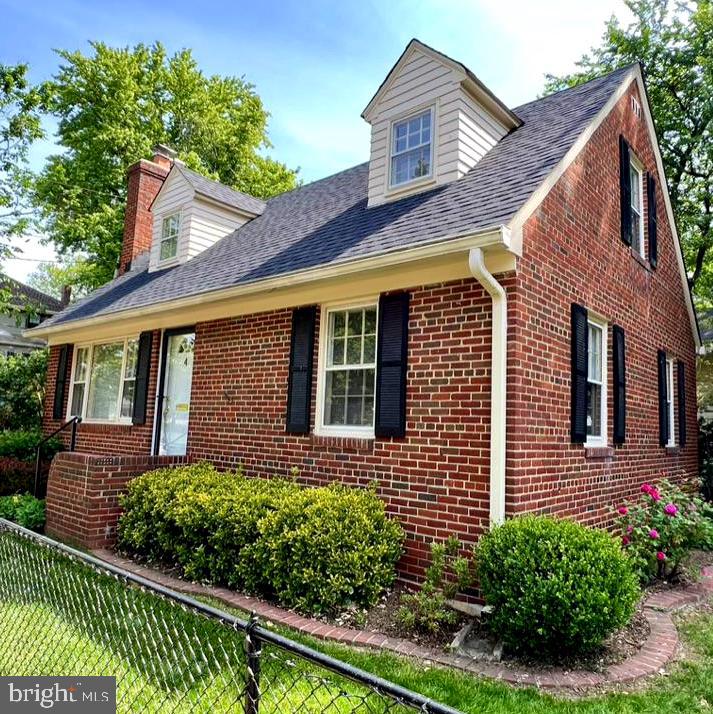 4 E Walnut St