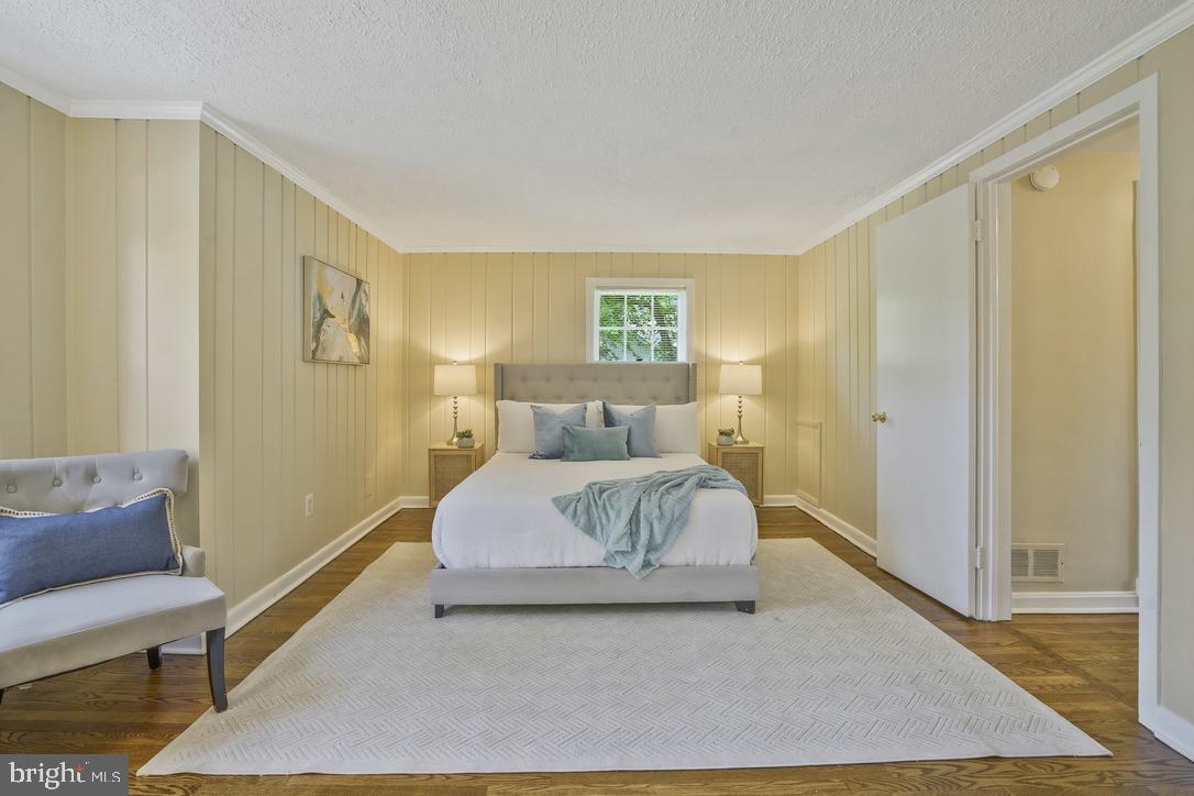4 E Walnut St