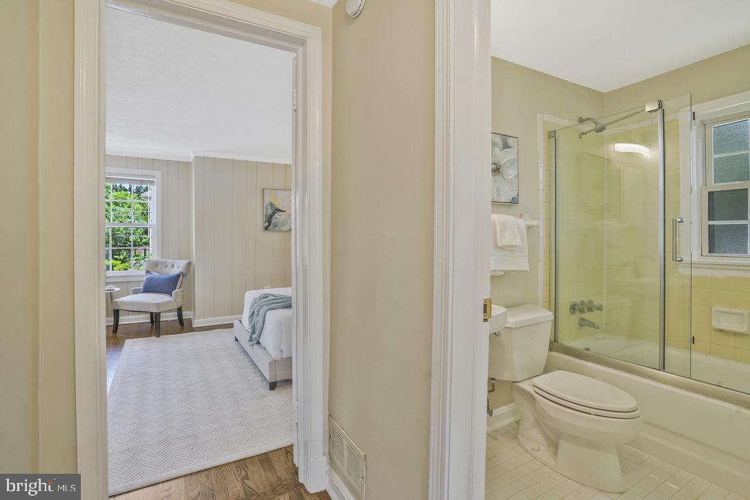 4 E Walnut St