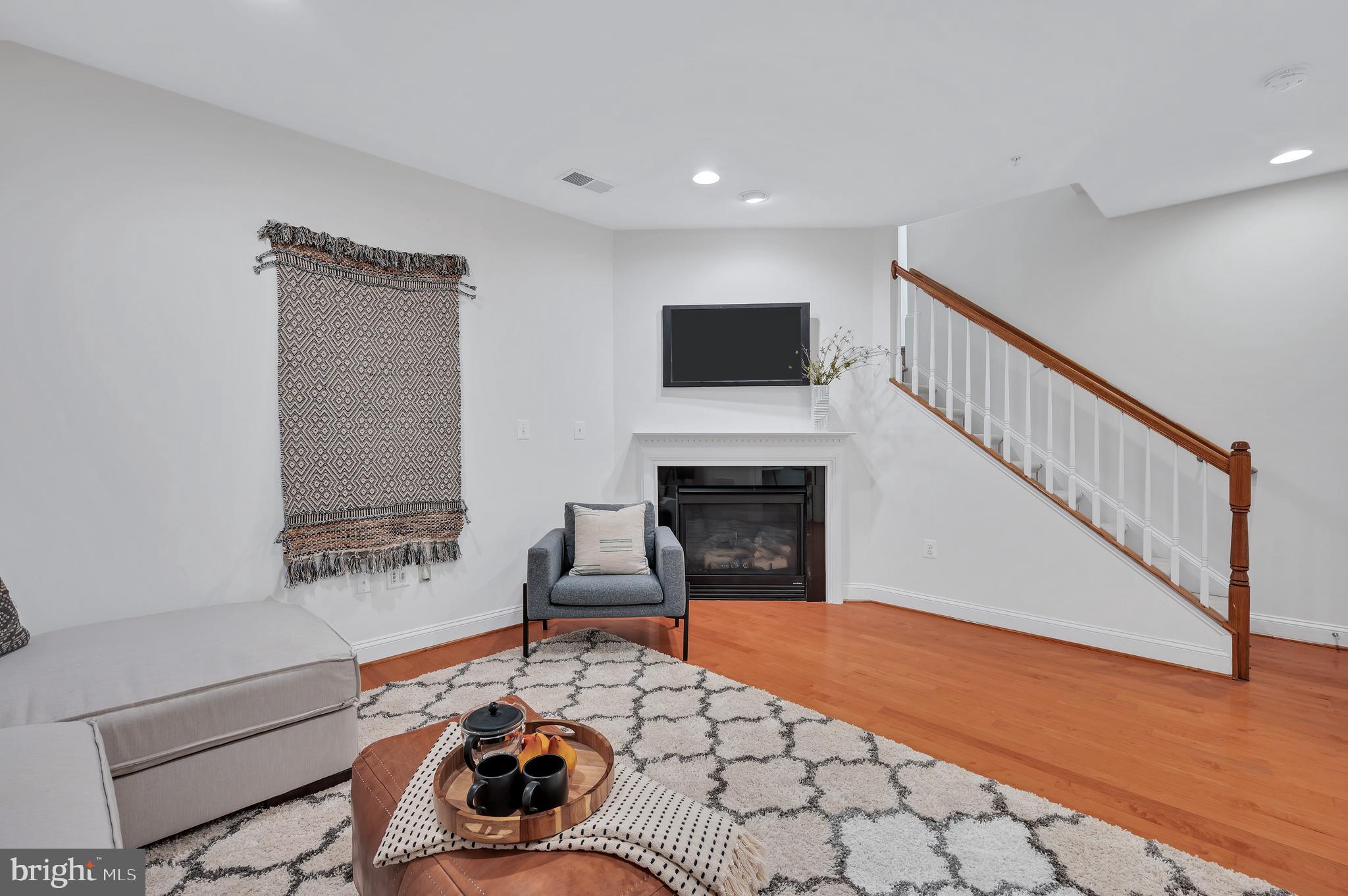 3517 Goddard Way