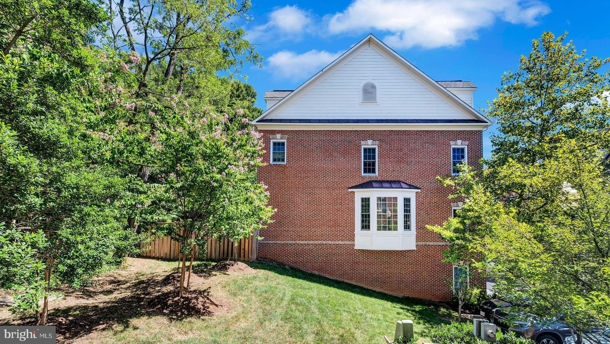 3517 Goddard Way