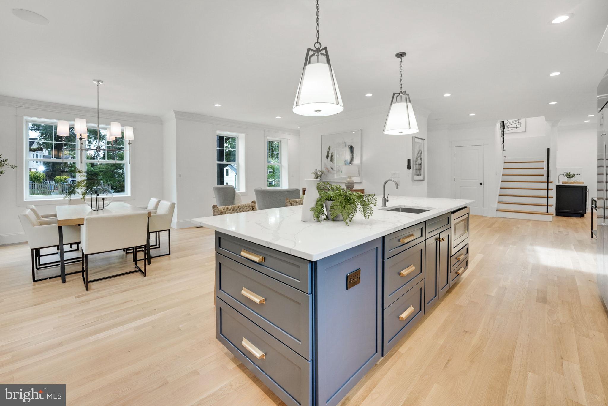 1103 Trinity Dr