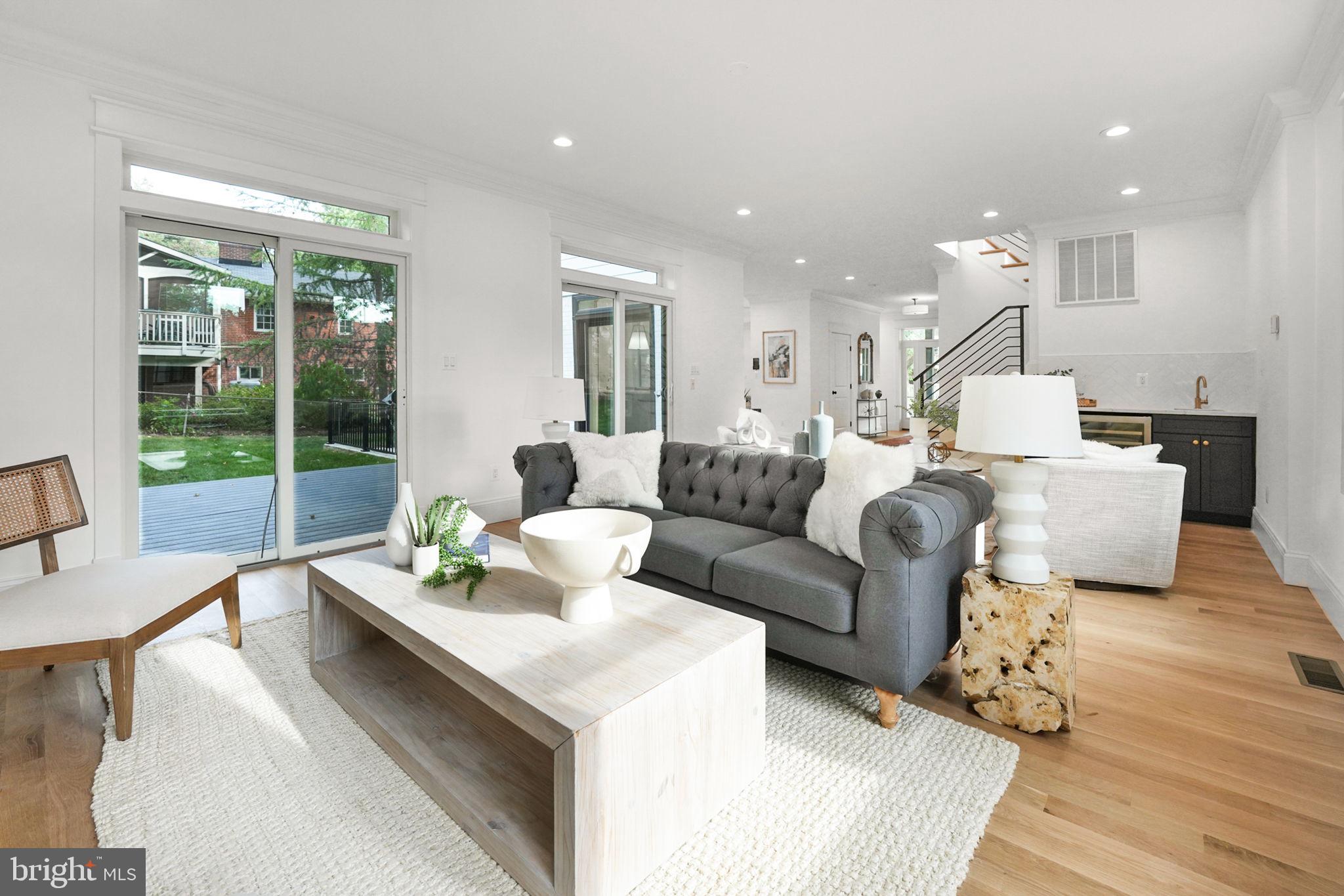 1103 Trinity Dr