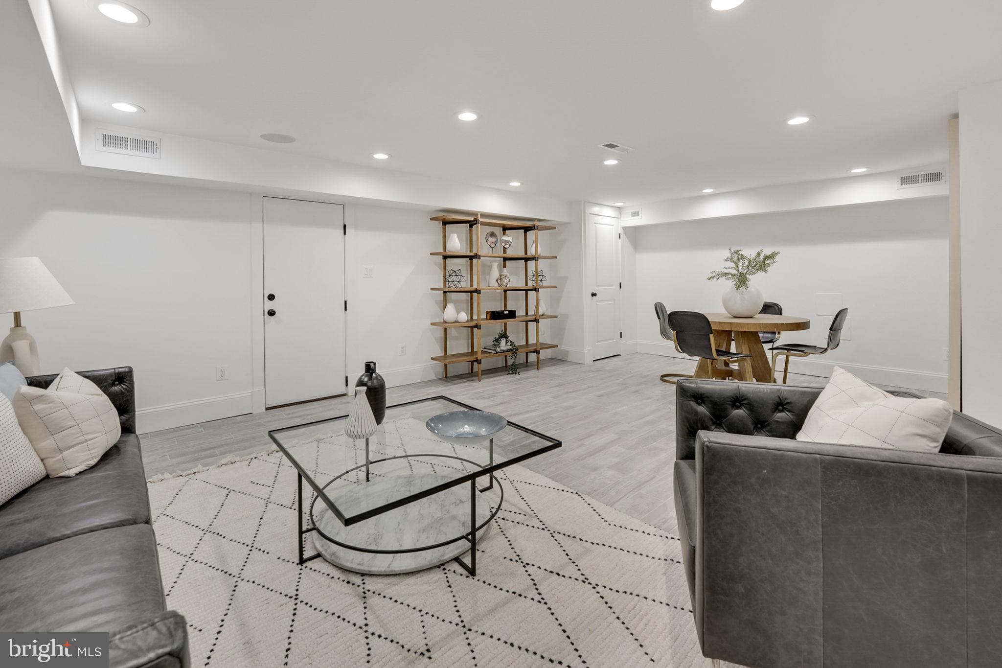 1103 Trinity Dr
