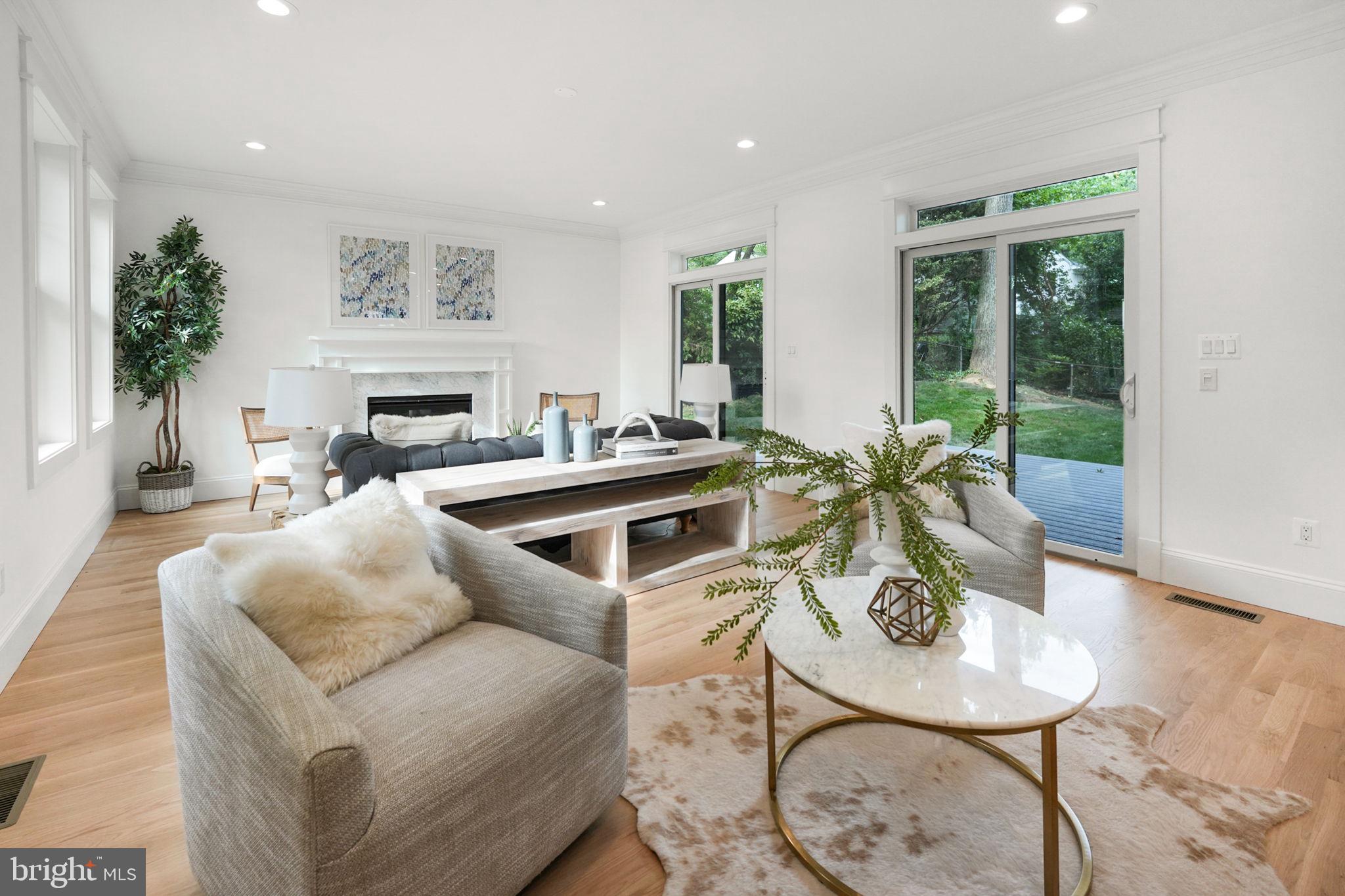 1103 Trinity Dr