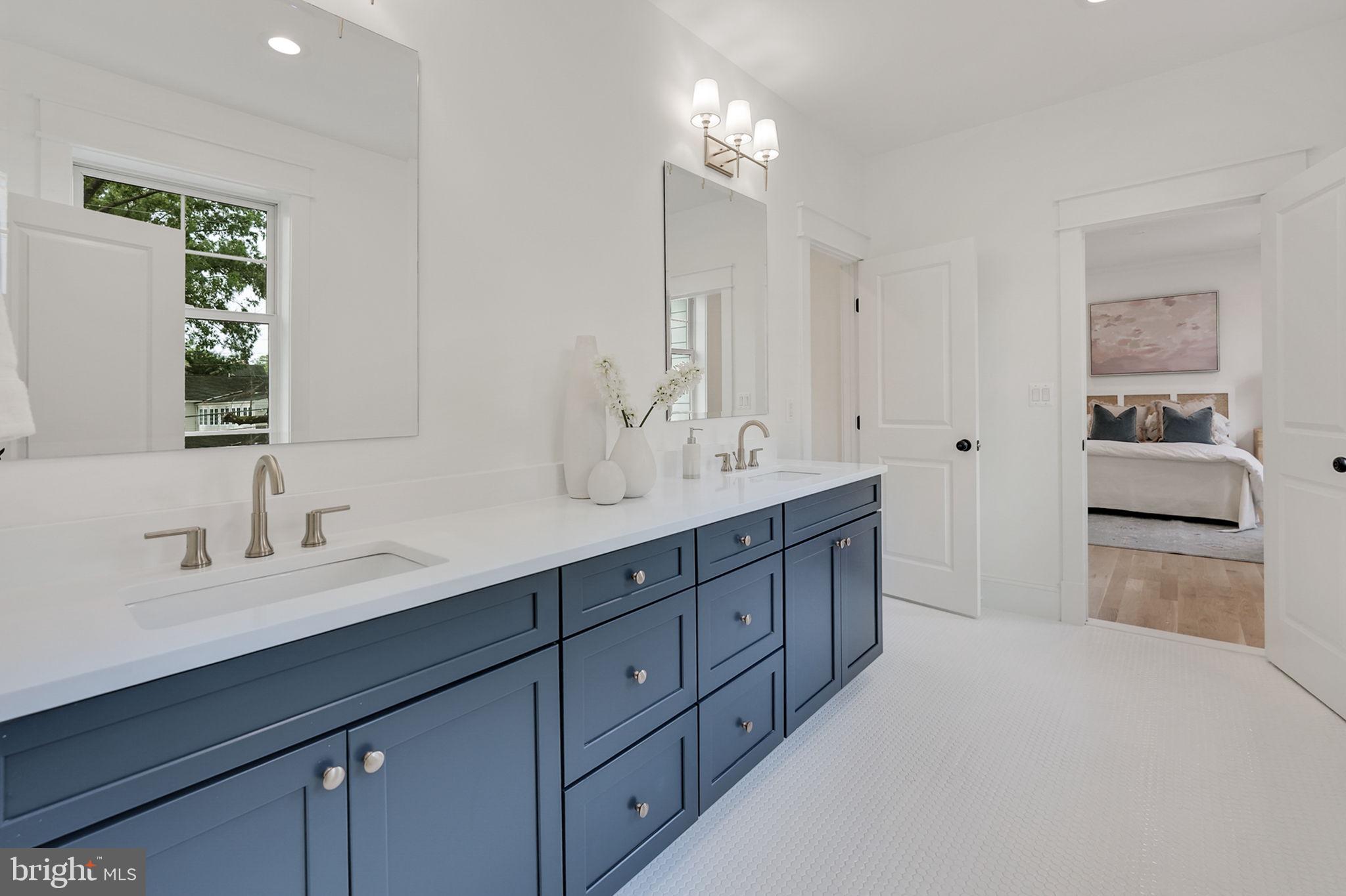 1103 Trinity Dr