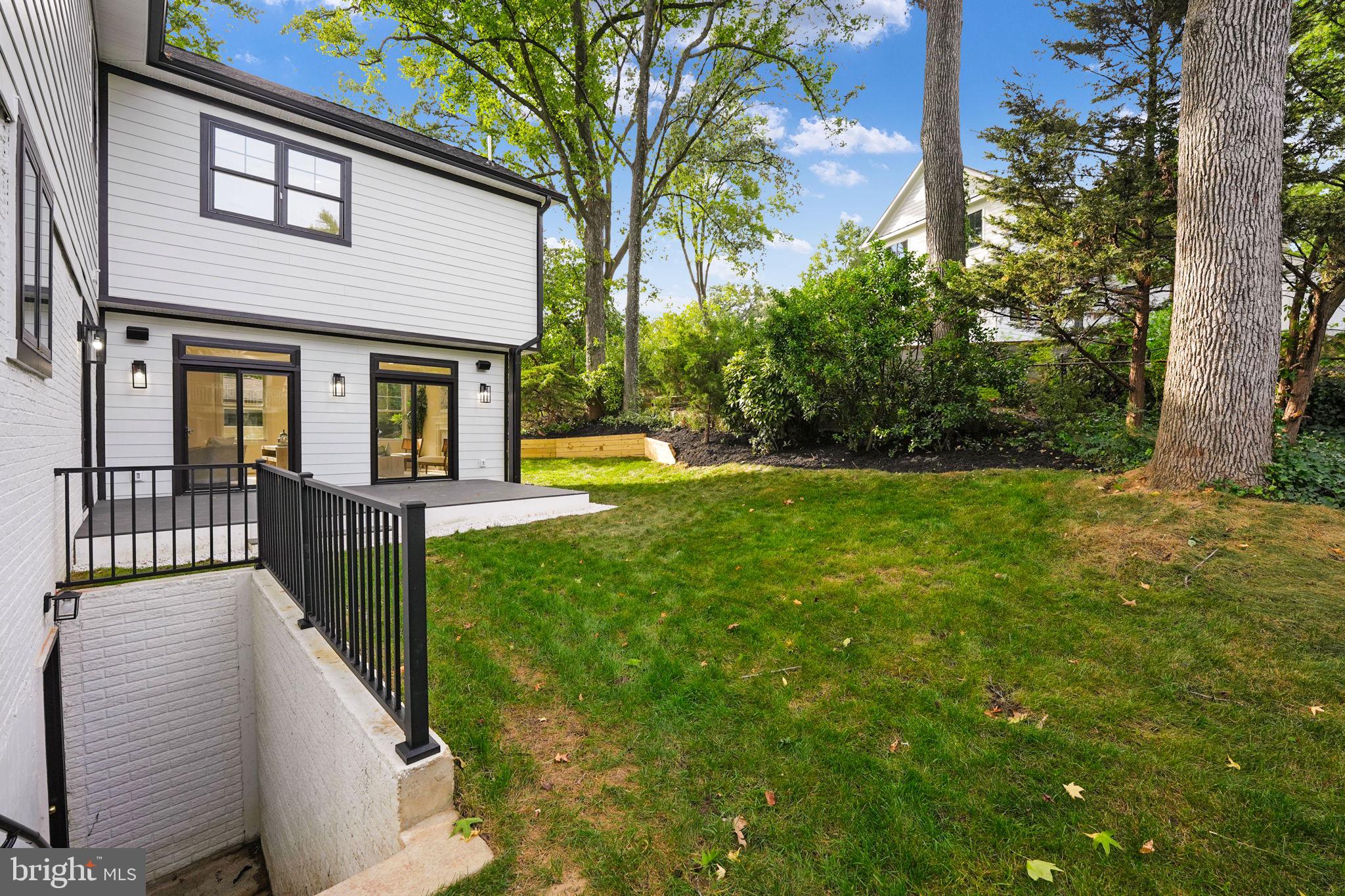 1103 Trinity Dr