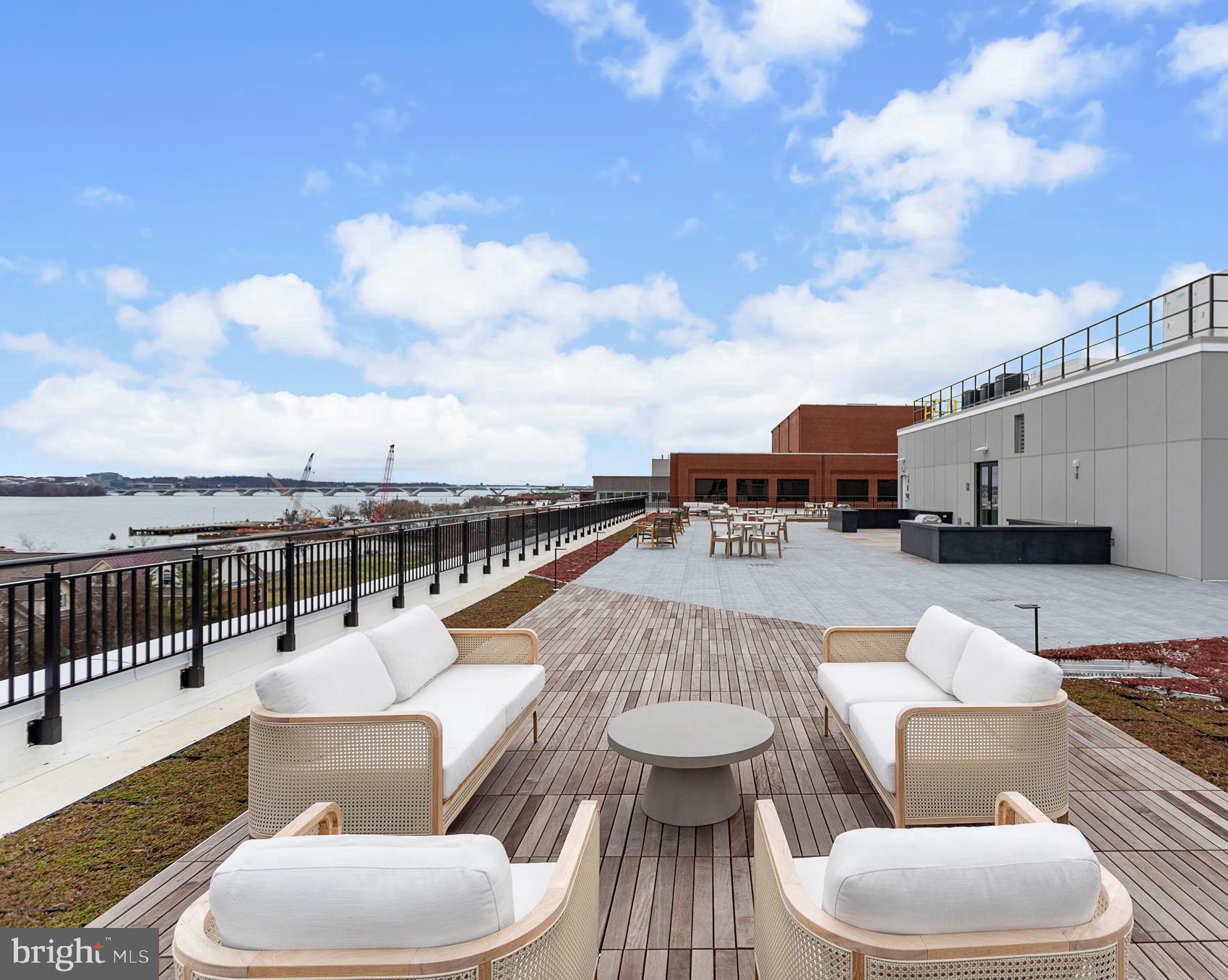 801 N Fairfax St #319