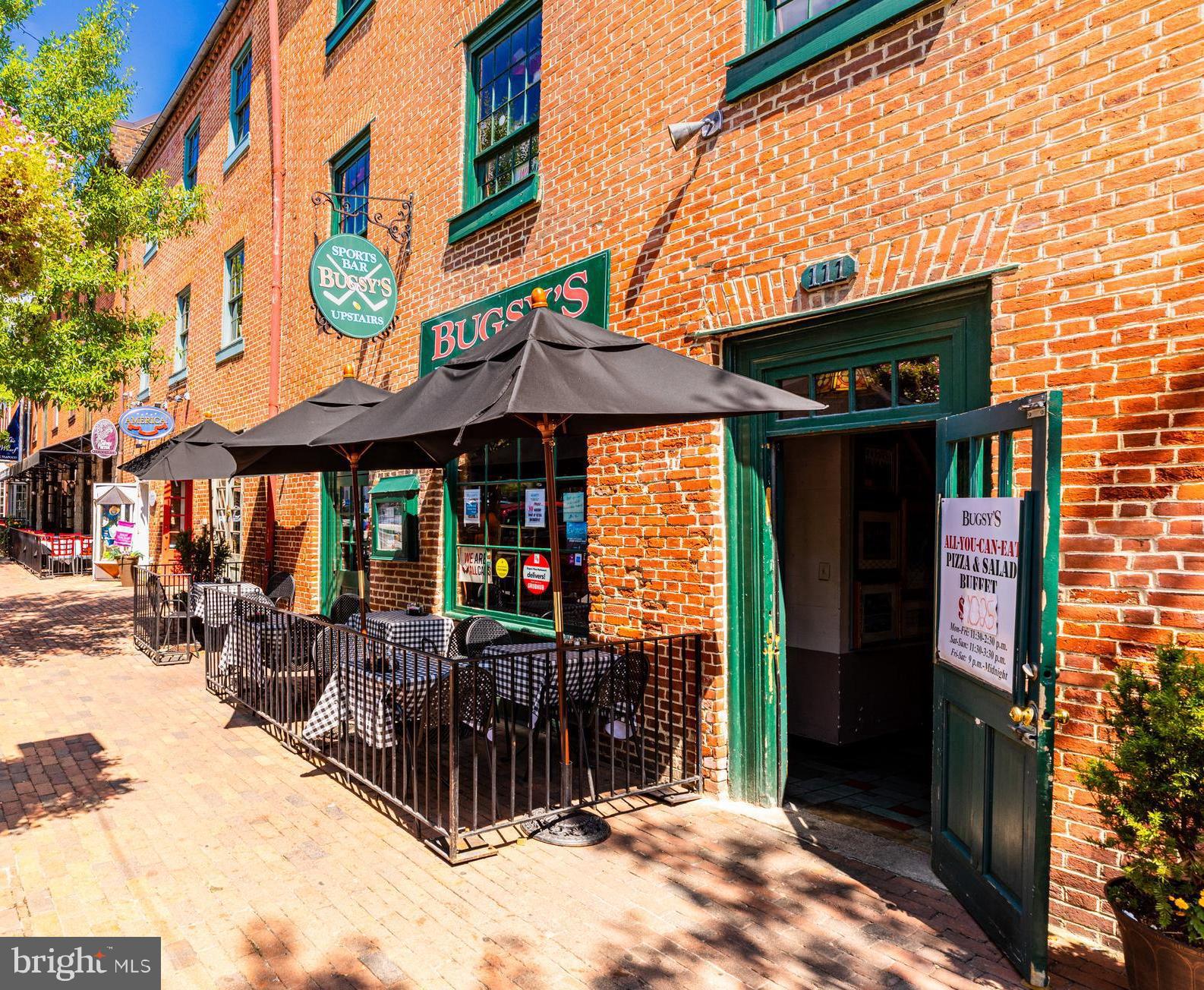 700 Rose Sq