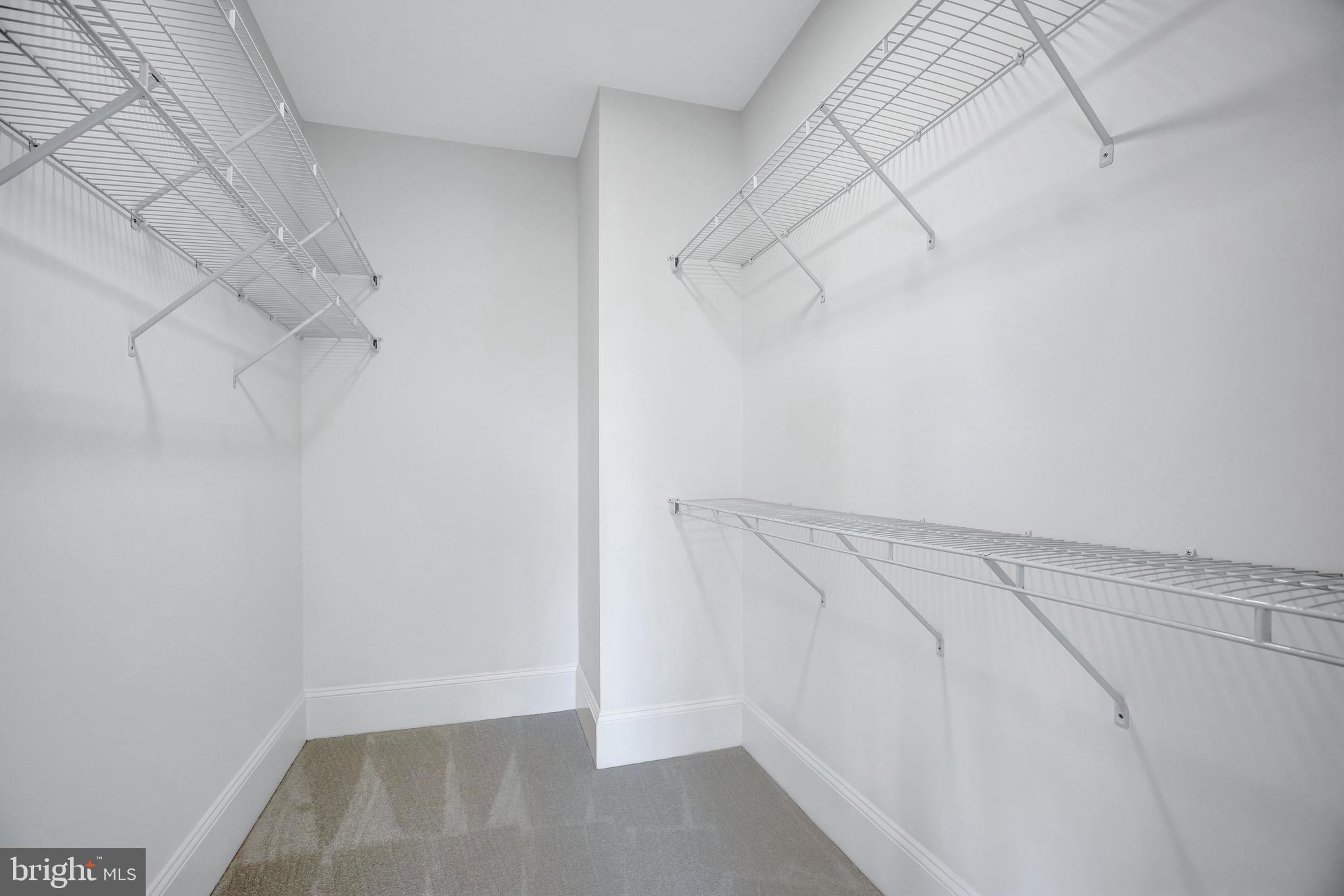 700 Rose Sq