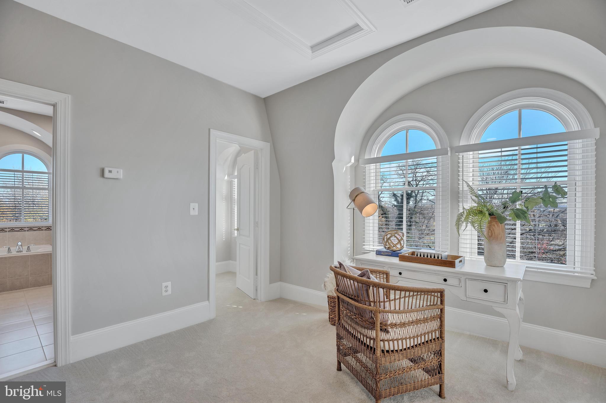 700 Rose Sq