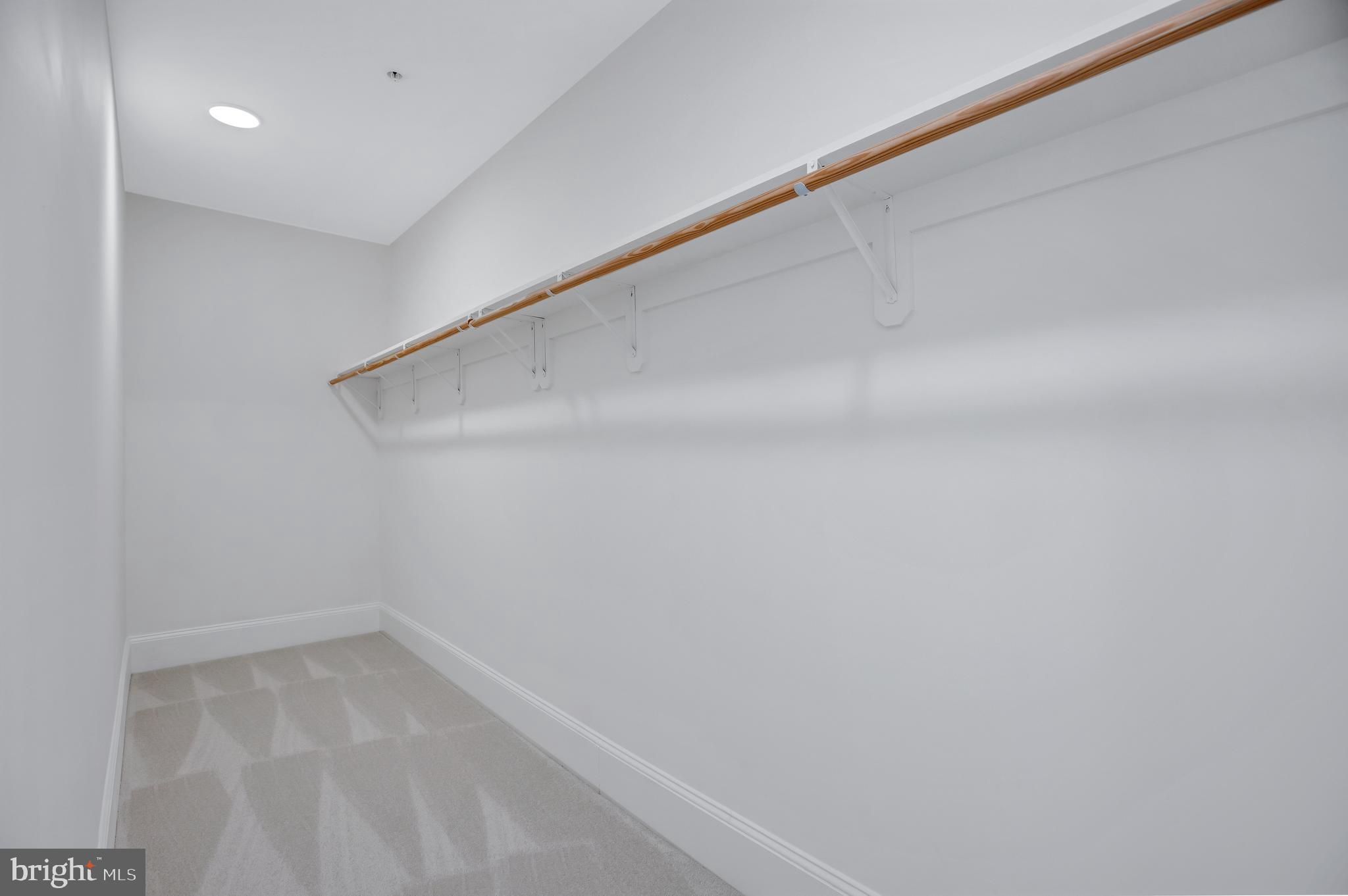 700 Rose Sq