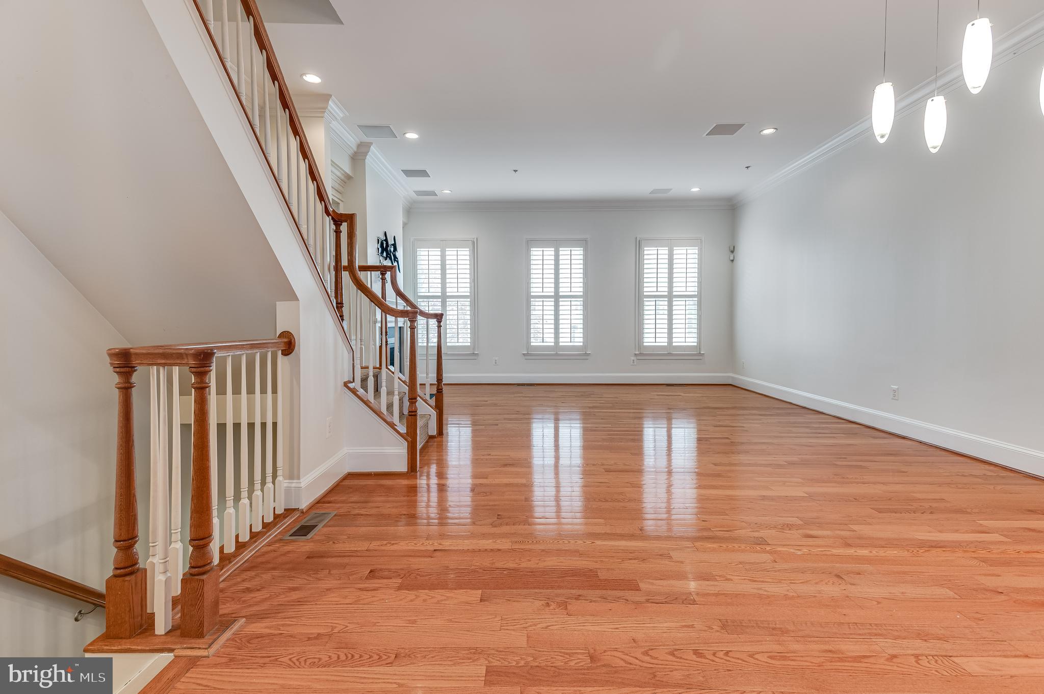 1830 POTOMAC GREENS DR