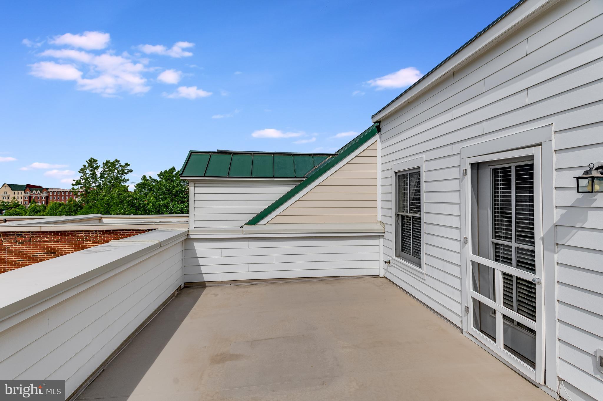 1830 POTOMAC GREENS DR