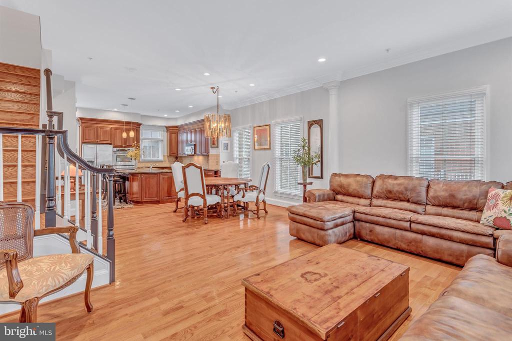 709 CARPENTER RD