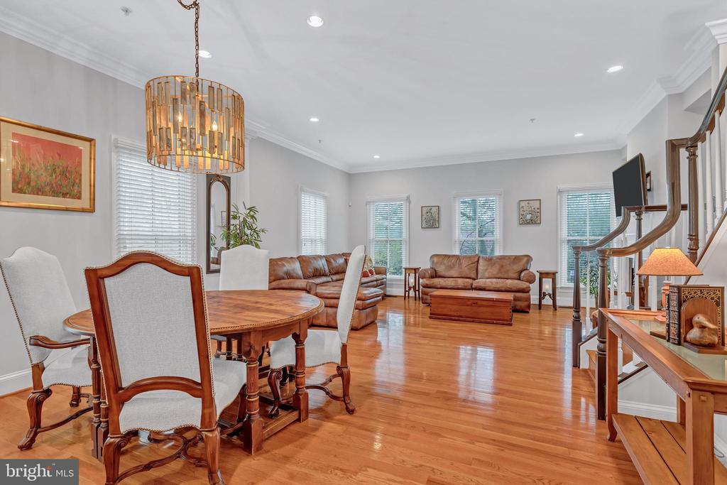 709 CARPENTER RD
