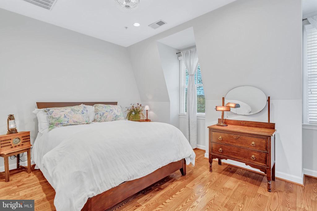 709 CARPENTER RD