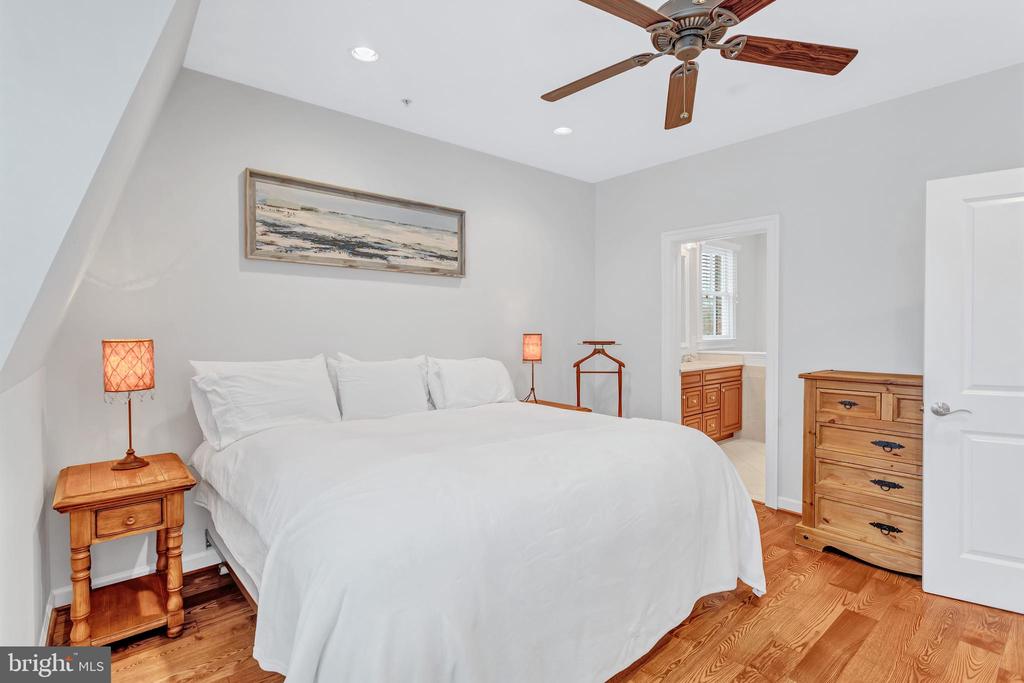 709 CARPENTER RD