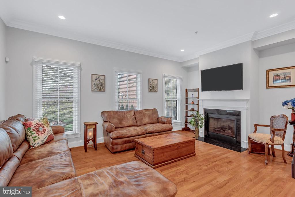709 CARPENTER RD