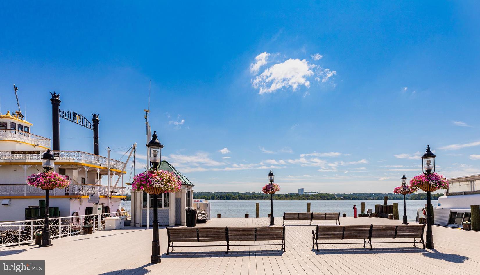 1762 Potomac Greens Dr