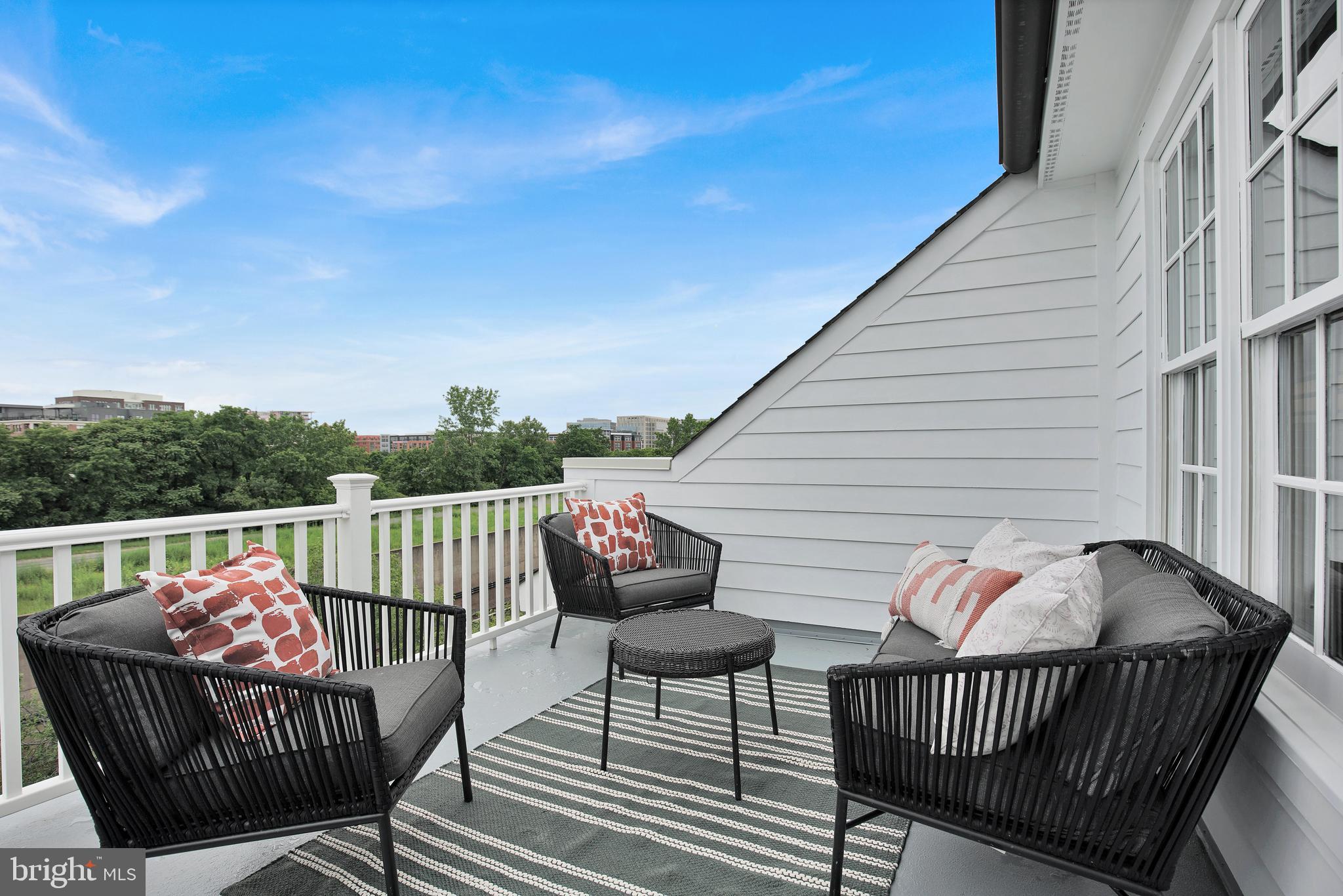 1762 Potomac Greens Dr