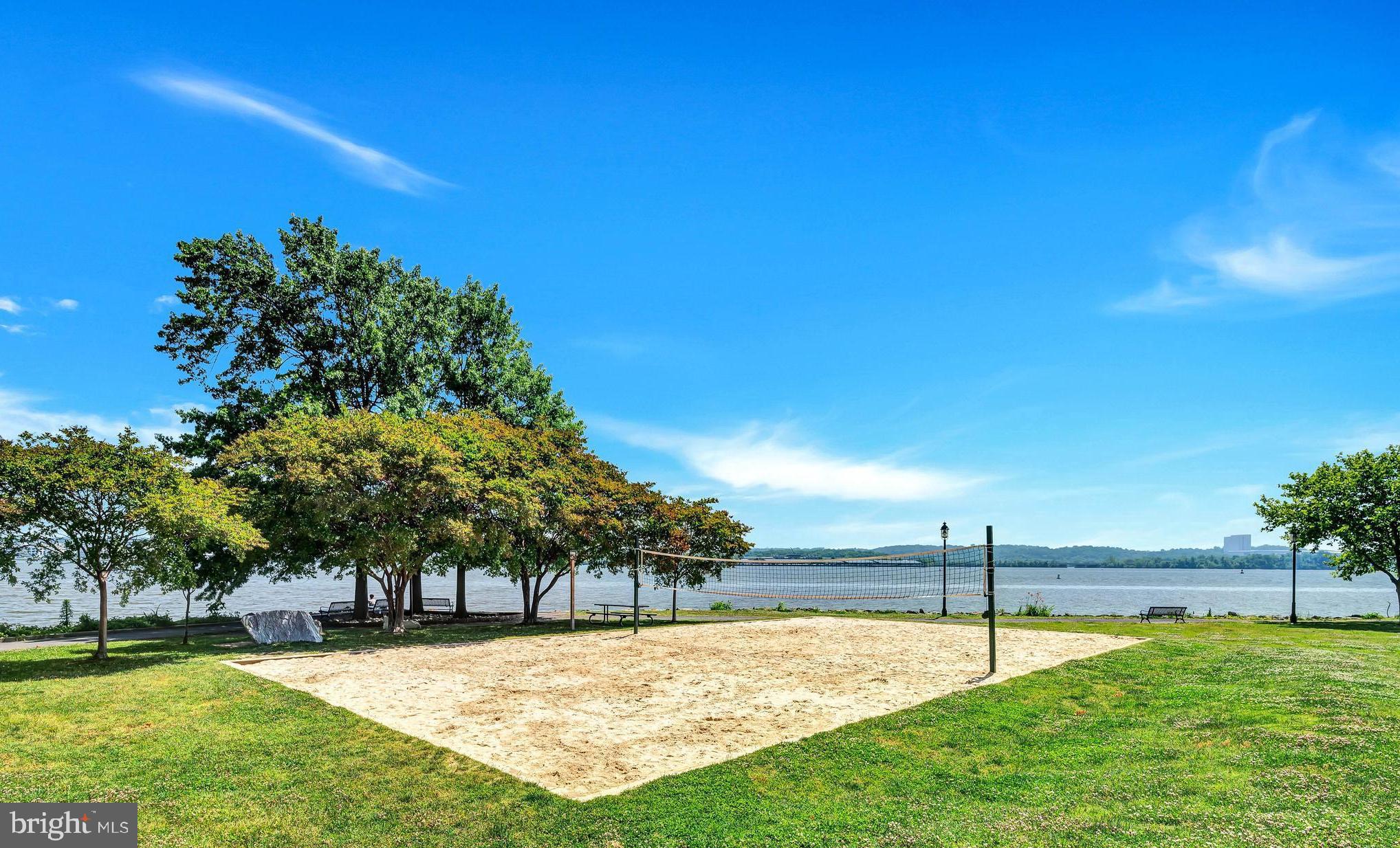 1762 Potomac Greens Dr