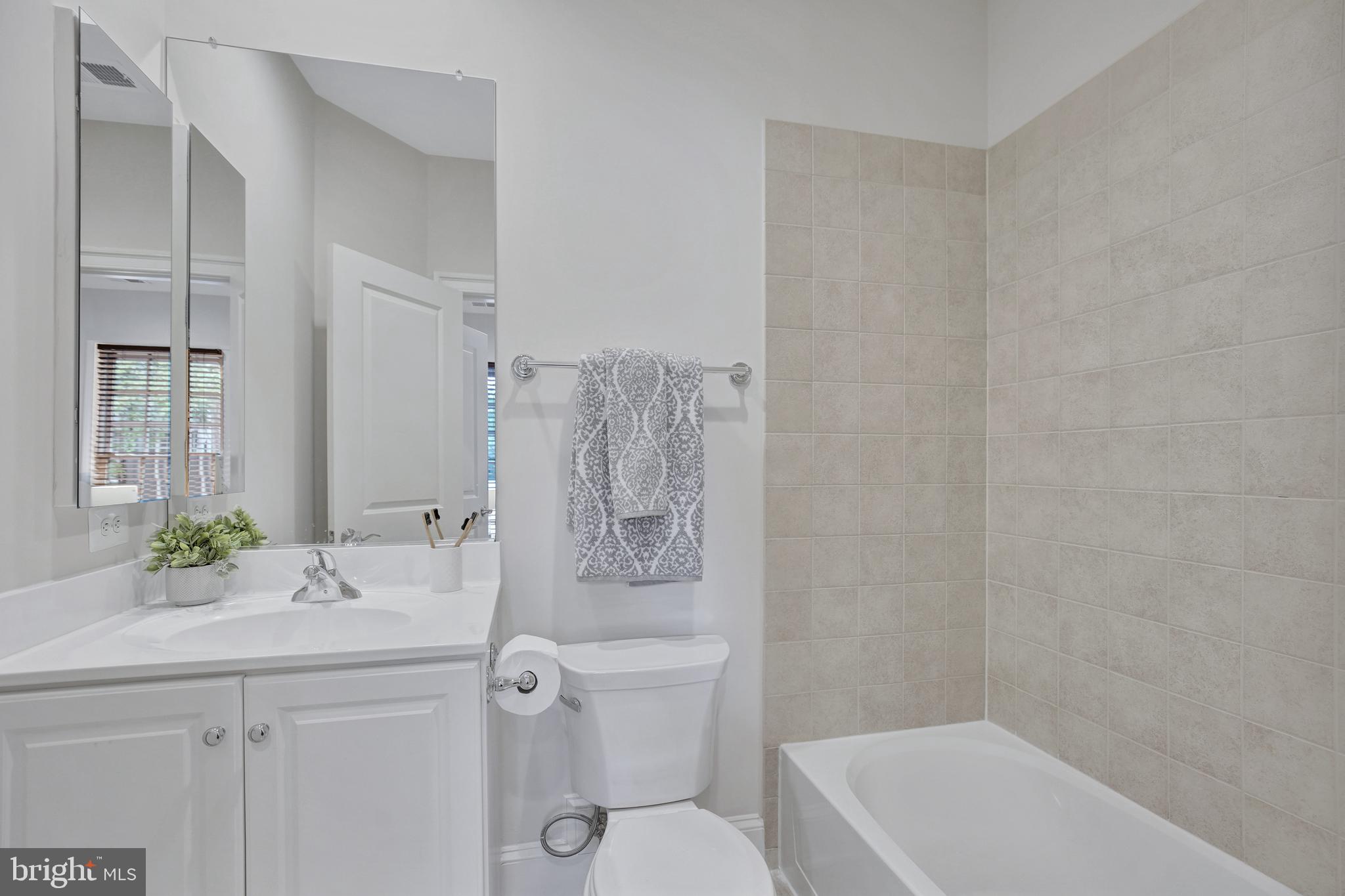 1762 Potomac Greens Dr