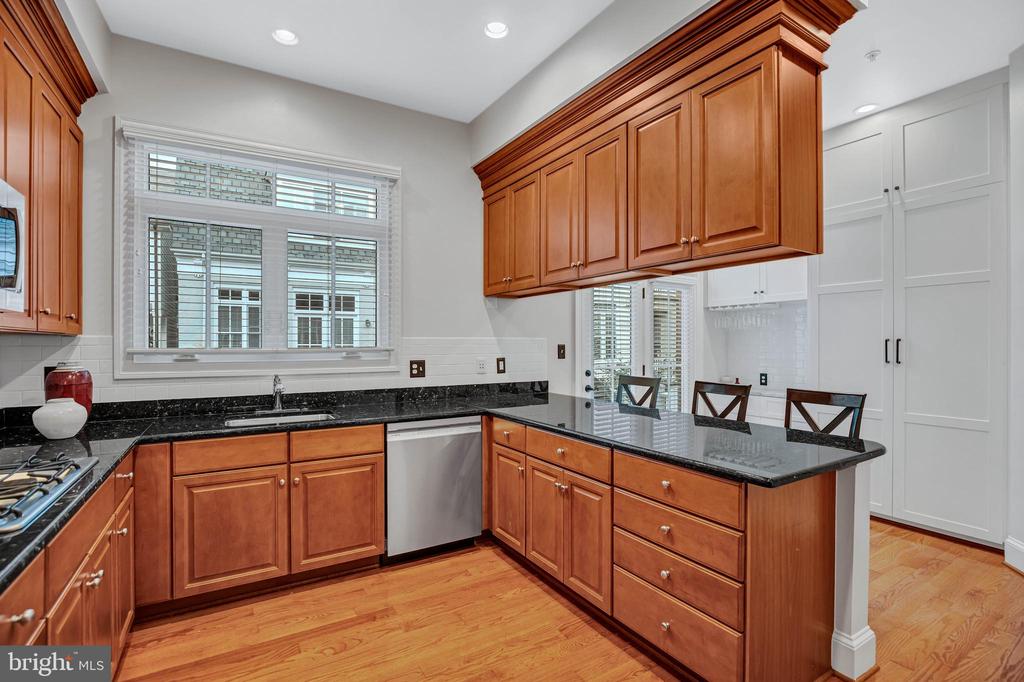 725 CARPENTER ROAD