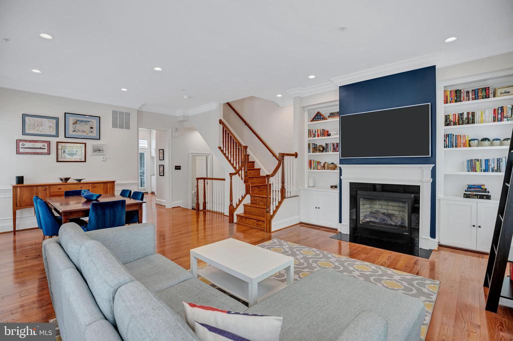 725 CARPENTER ROAD