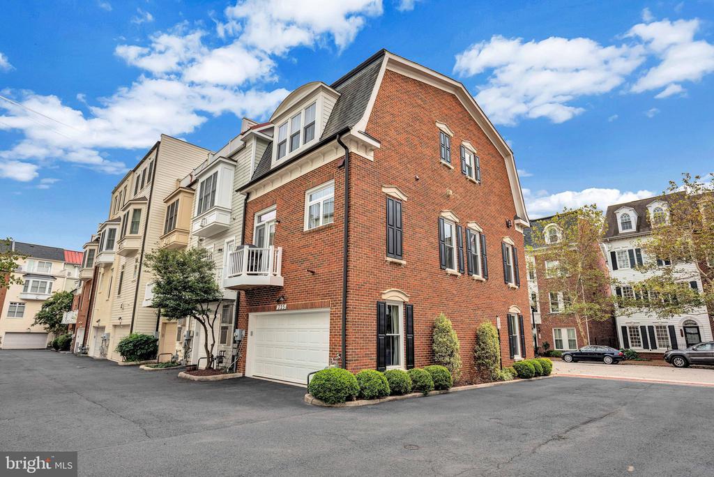 725 CARPENTER ROAD