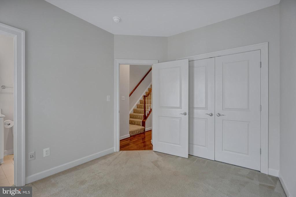 1822 POTOMAC GREENS DRIVE