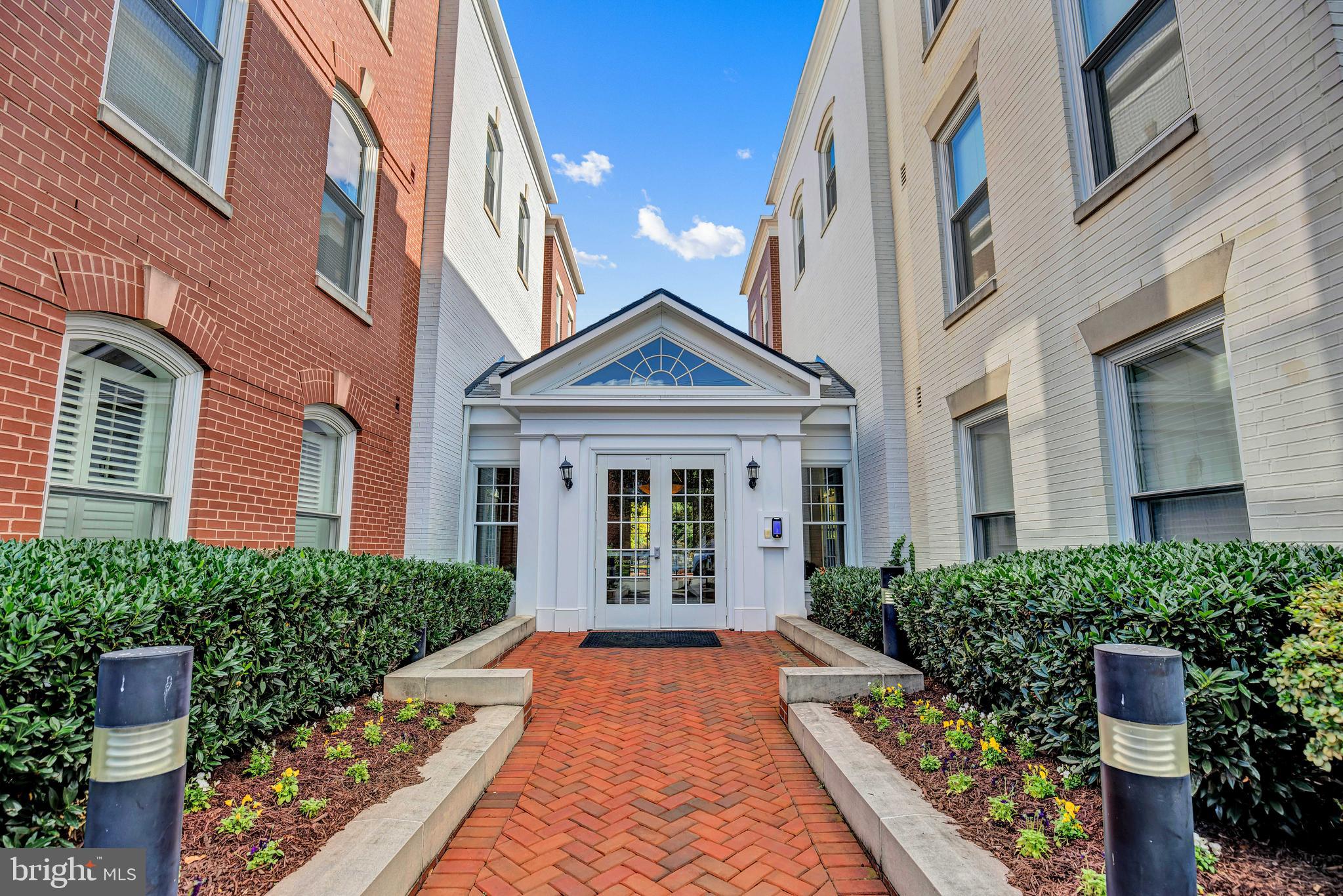 910 POWHATAN STREET 104N