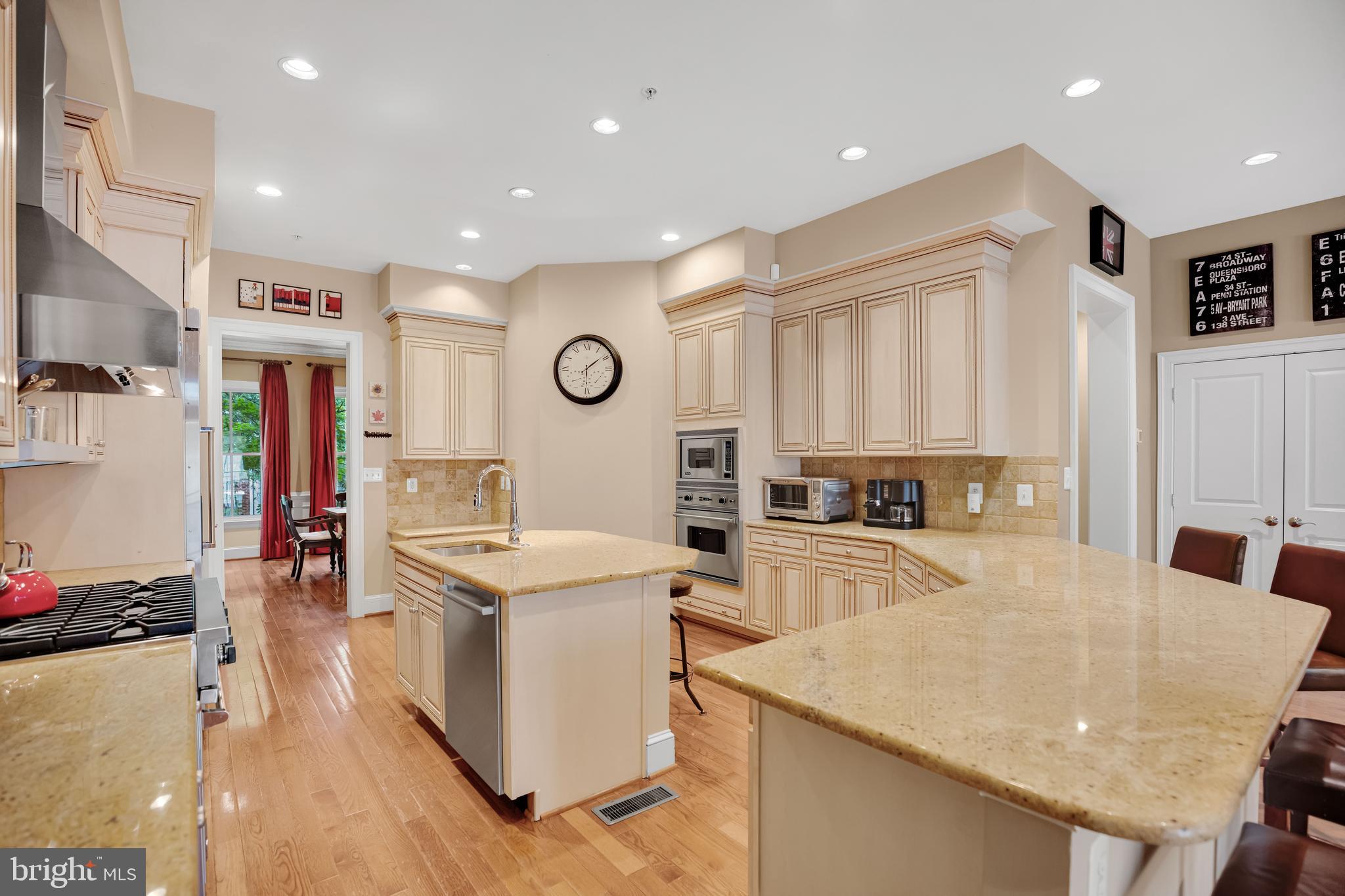 714 BRACEY LANE
