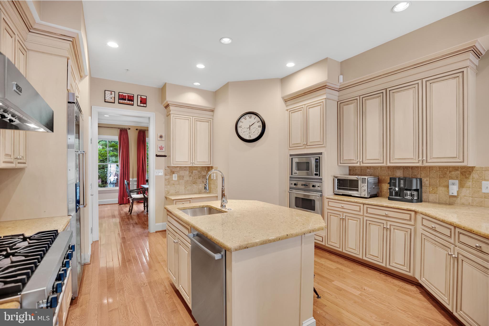714 BRACEY LANE