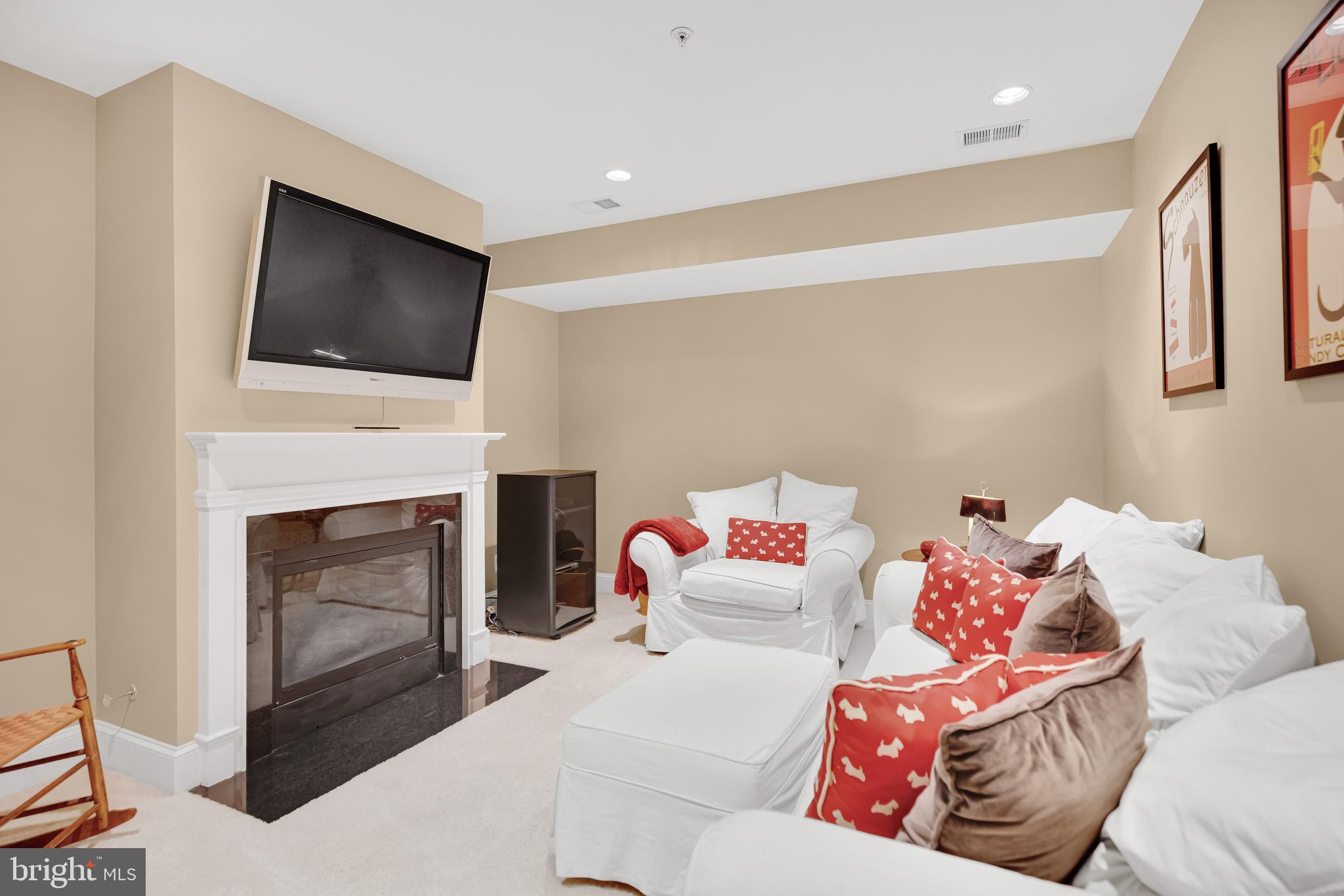 714 BRACEY LANE