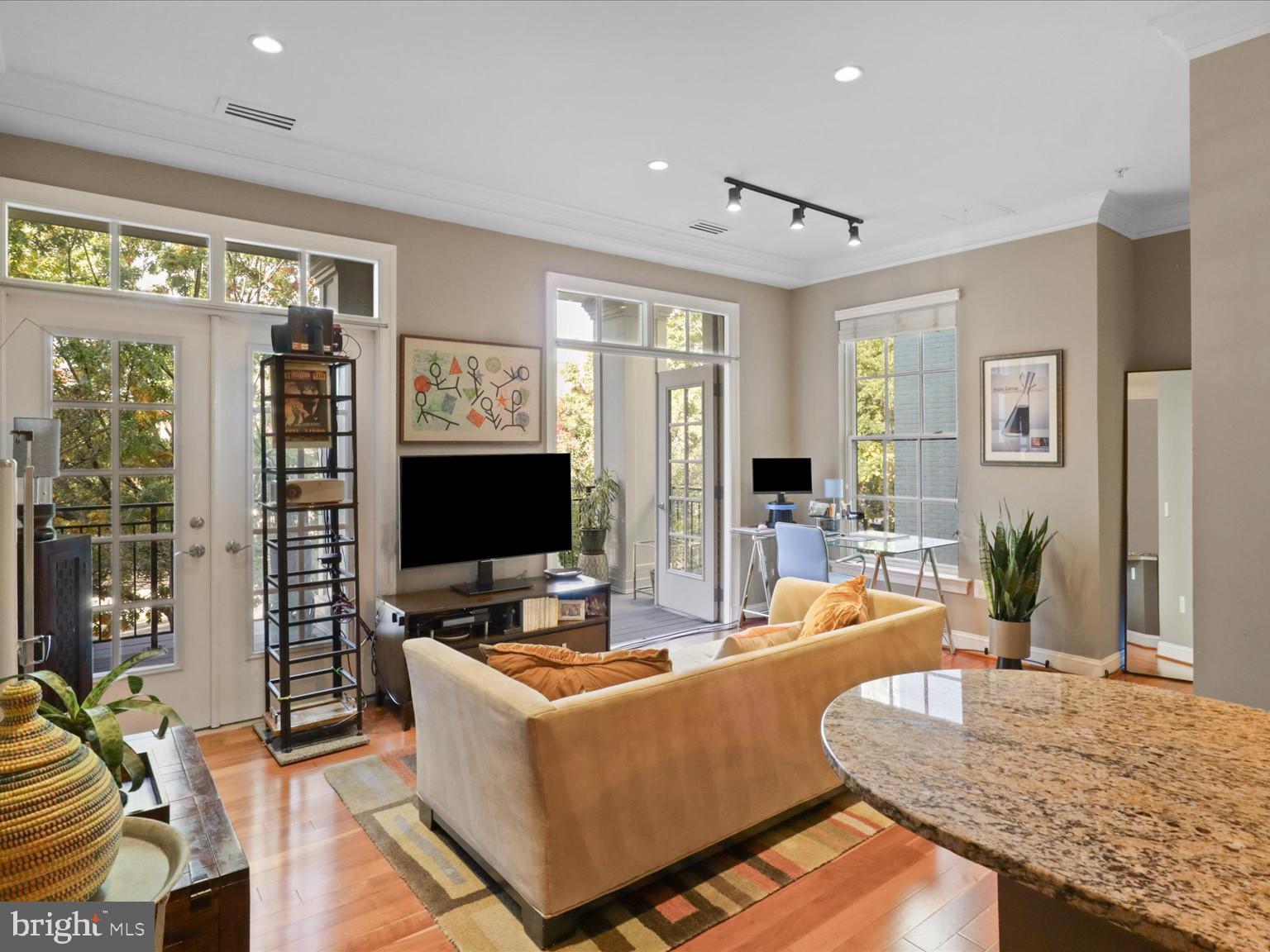 1023 N ROYAL STREET 214