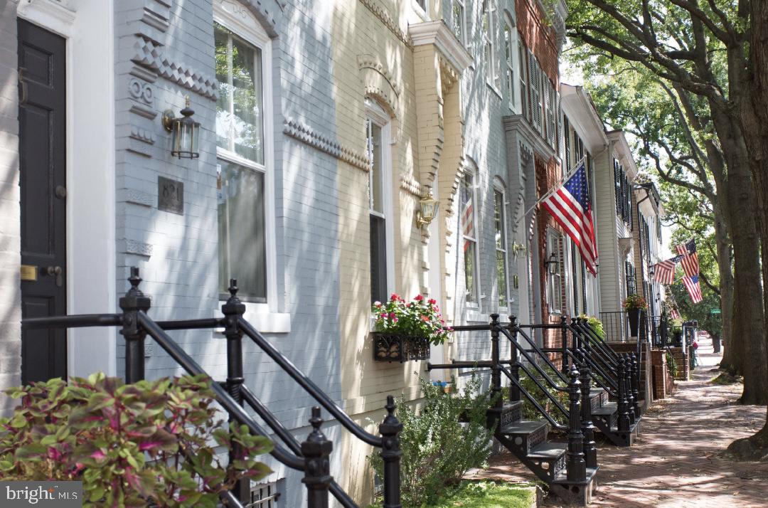 1023 N ROYAL STREET 214