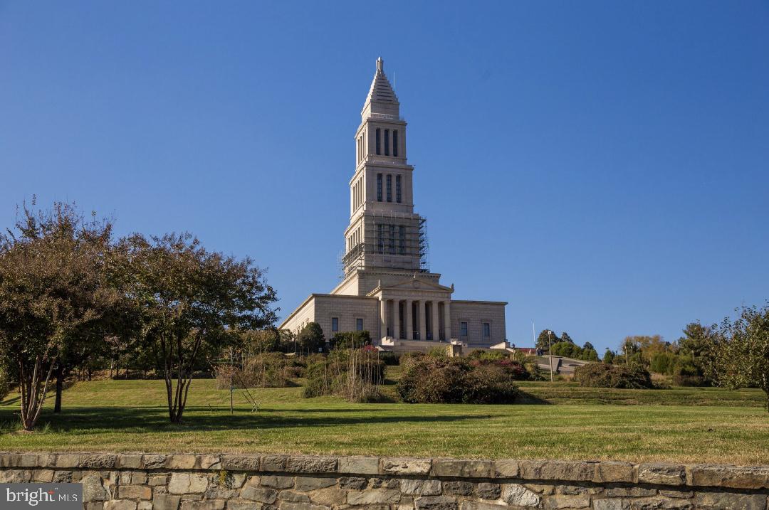 1023 N ROYAL STREET 214