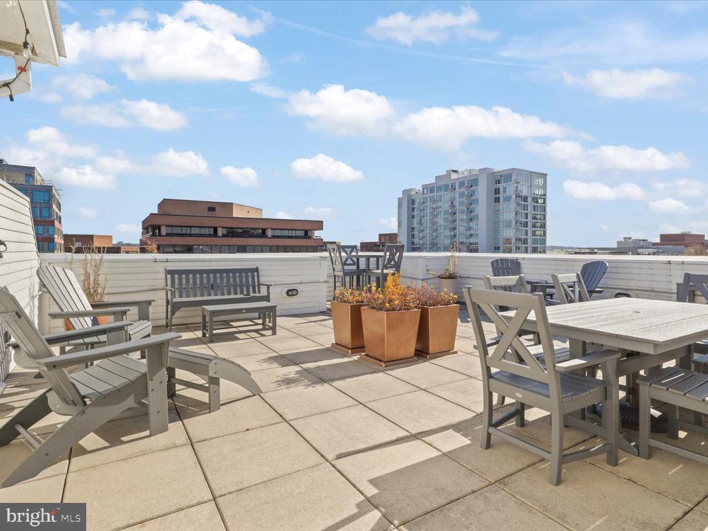 1023 N ROYAL STREET 214