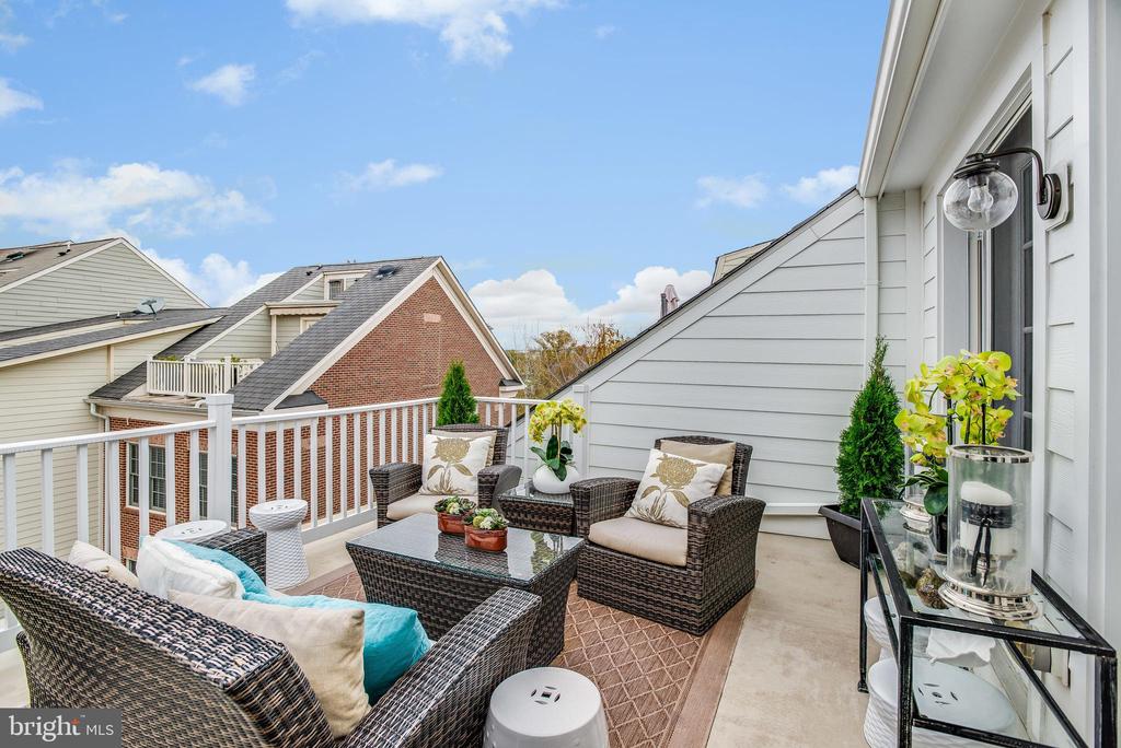 705 LYLES LANE