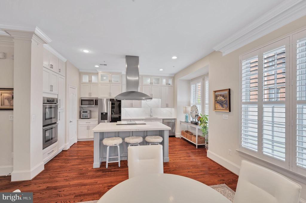 705 LYLES LANE