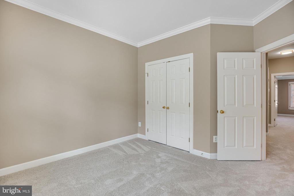 718 HAWKINS WAY