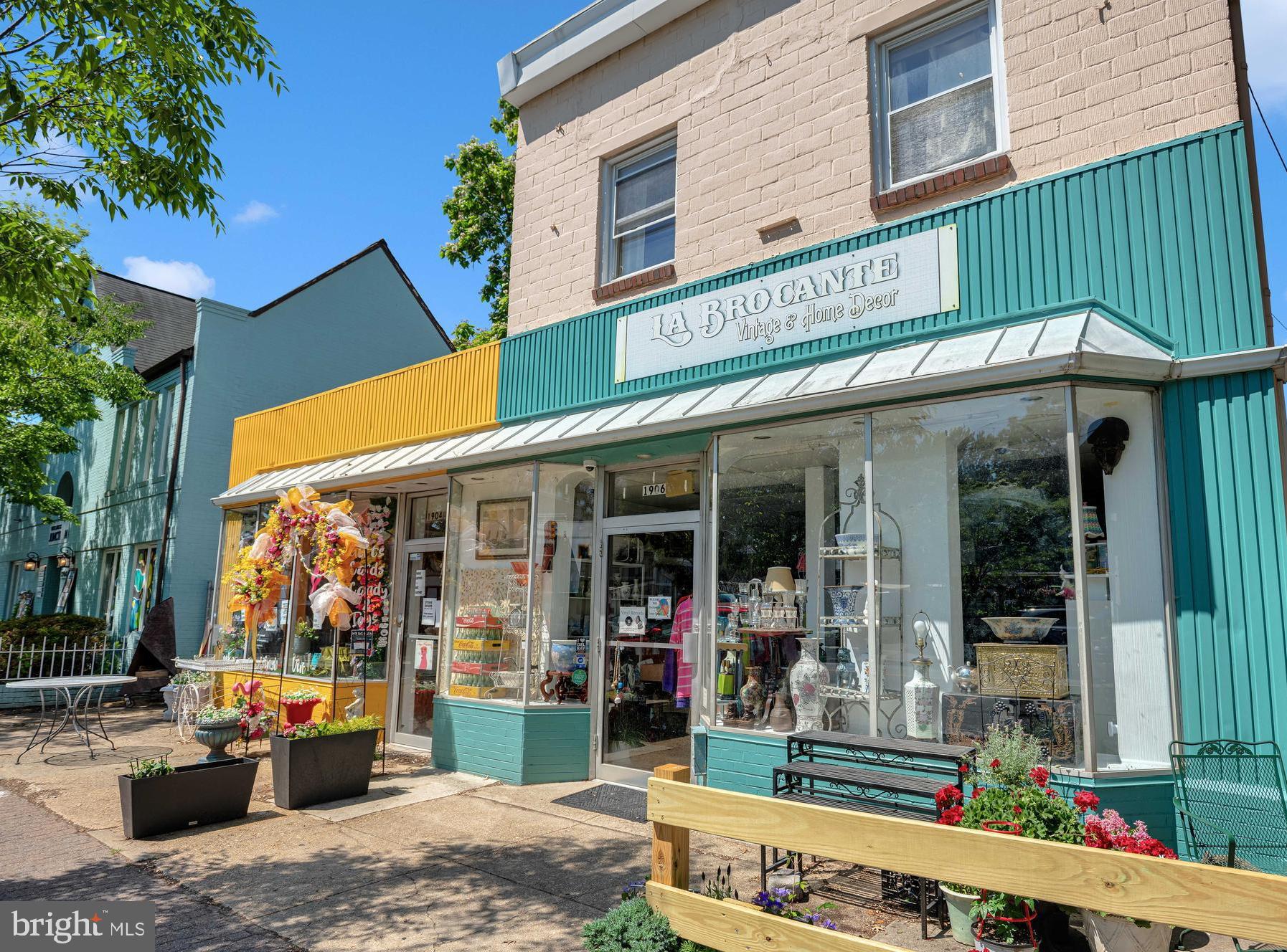 4 E WALNUT STREET