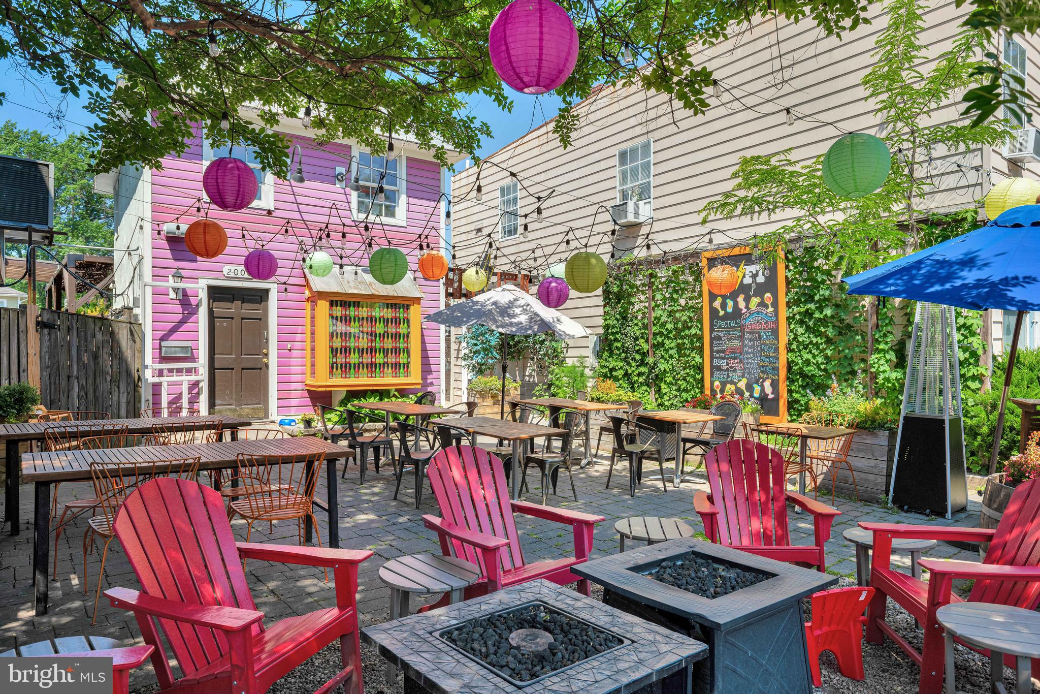 4 E WALNUT STREET