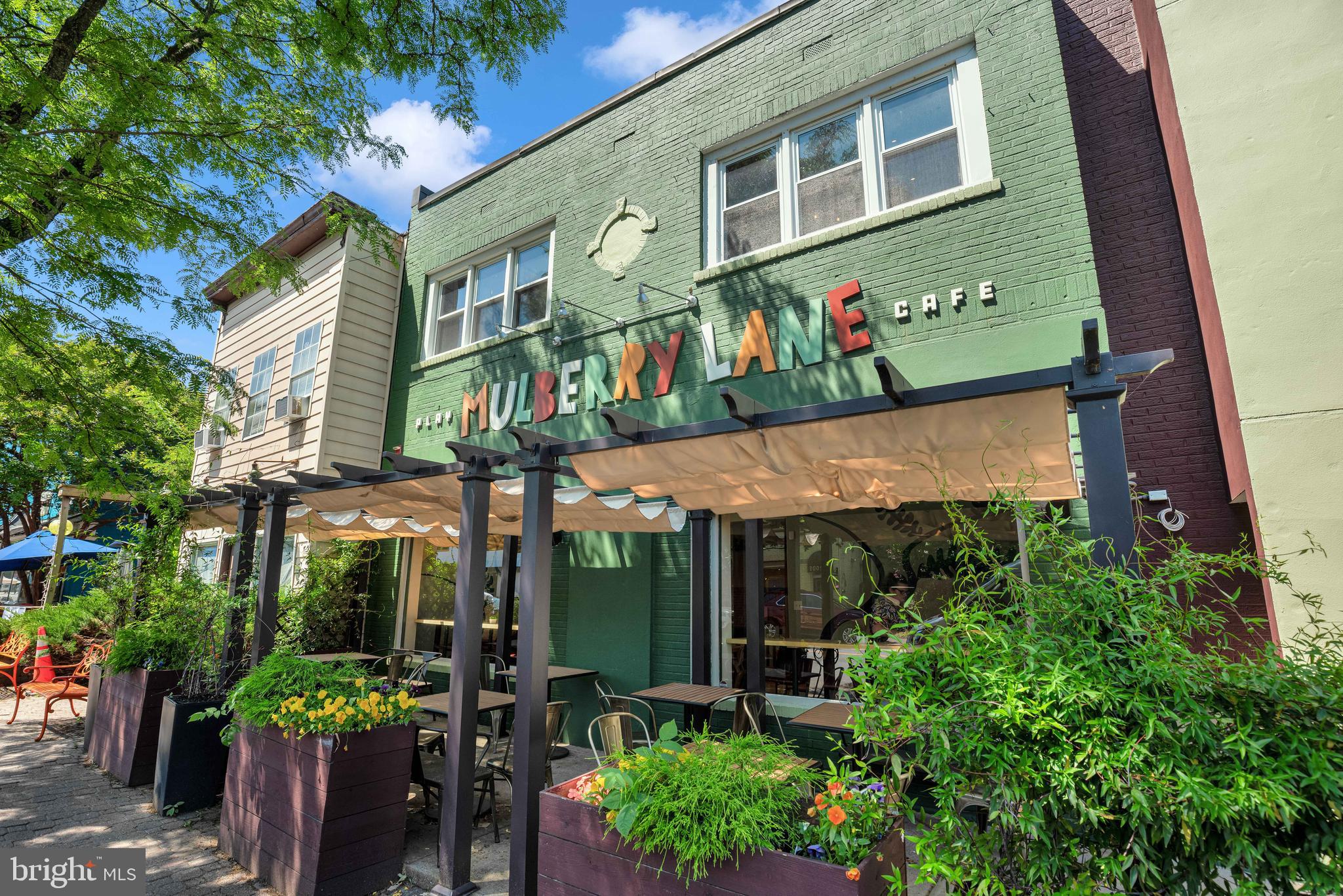 4 E WALNUT STREET